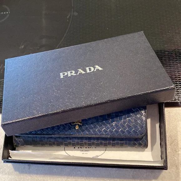 Authentic braided Prada Wallet - Picture 9 of 9